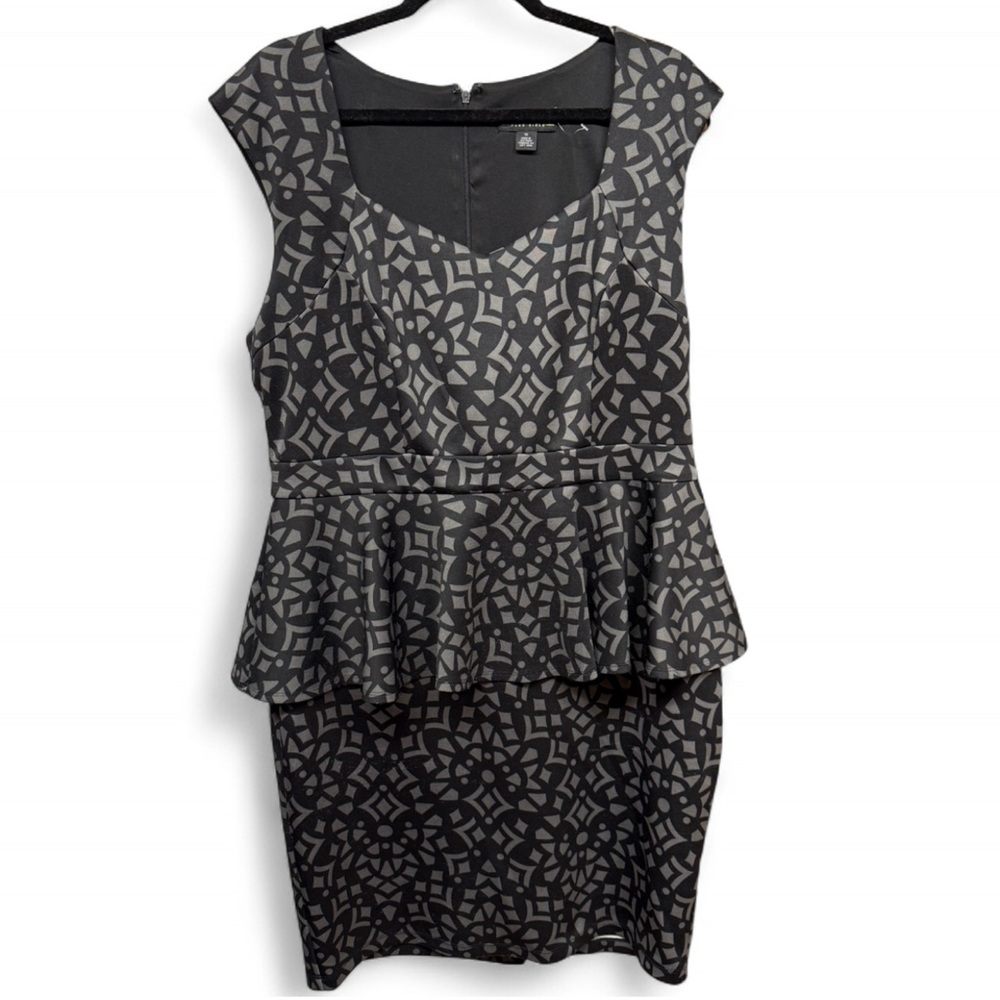 Forever 21 Black and Gray Geometric Mini Dress